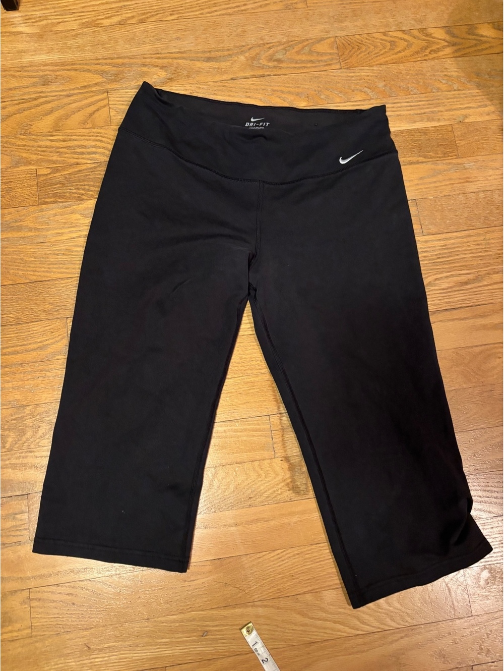 Nike Dri-FIT Black Cropped Leggings Size Large